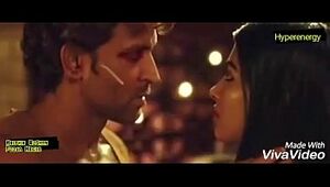 Hrithik Roshan and Pooja Hegde Hot Kiss In Mohenjo Daro